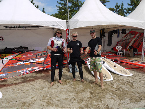 Bjorn, Jesper and myself in front of the equipment tent! (pic: Victor Couto)