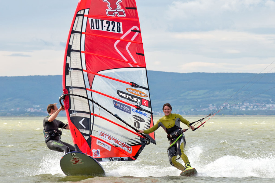 Having fun with Austrian kite pro Mike Schitzhofer (Pic by Kerstin Reiger)
