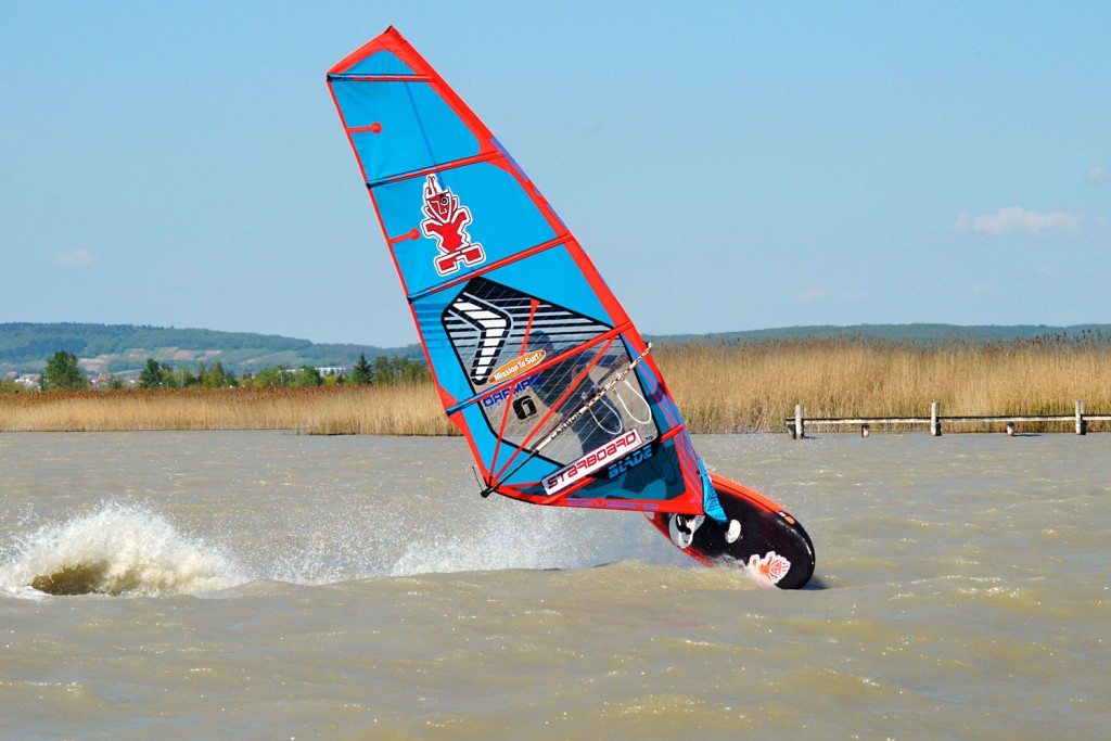Air Jibing at Weiden am See, Lake Neusiedl (Pic: Kerstin Reiger)